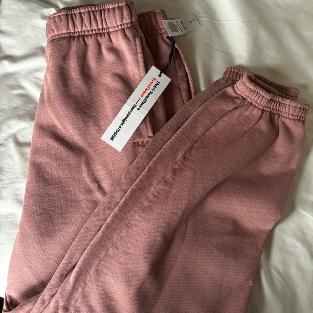 Aritzia Sweatfleece Extra Fleece Sweatpants Pink
